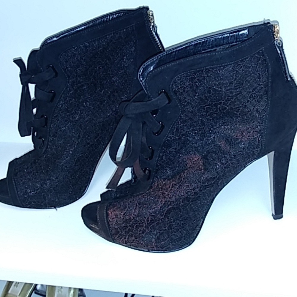 Heels - Picture 3 of 4